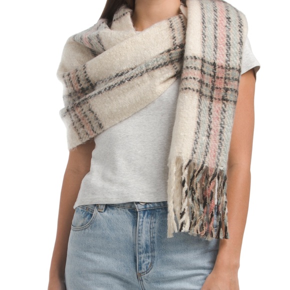 Max Studio Plaid Print Scarf - Picture 1 of 1